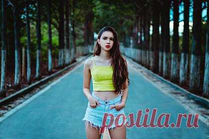 Стилистка назвала россиянкам три необходимые вещи для стильного образа на лето. Стилистка-имиджмейкер Диана Плиско назвала россиянкам три необходимые вещи для стильного образа на лето 2023 года. В первую очередь специалистка посоветовала женщинам присмотреться к льняным костюмам. Эксперт объяснила, что комплект может состоять из рубашки-оверсайз с коротким или длинным рукавом и шорт на резинке.