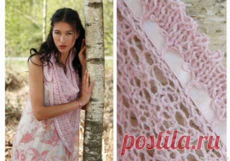 Треугольная ажурная шаль, украшенная атласной лентой. Описание | Вязание шали спицами Нежная треугольная шаль спицами, выполненная из тончайшей пряжи на основе шерсти альпаки и шелка. Вязание треугольной шали осуществляется классическим способом для такой формы - от угла. По ходу вязания формируется ажурный узор, а с помощью накидов формируется равномерное расширение...