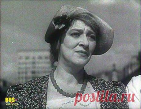 Я заметила, что если не кушать хлеб, , жирное мясо, не пить пиво с рыбкой - морда становится меньше, но грустнее.))))))))))))))))))))))))))))))( Ф. Раневская)