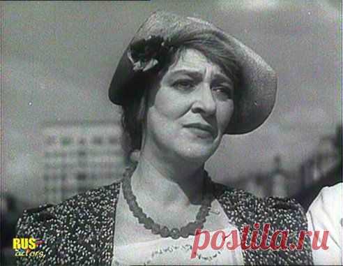 Я заметила, что если не кушать хлеб, , жирное мясо, не пить пиво с рыбкой - морда становится меньше, но грустнее.))))))))))))))))))))))))))))))( Ф. Раневская)