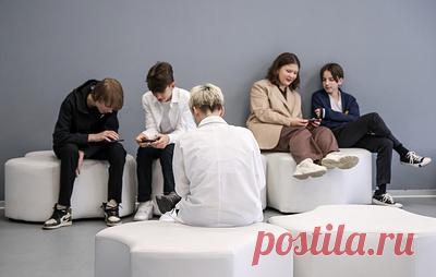 Сенатор Шейкин: мошенники стали чаще похищать крупные суммы через детей. Традиционные призывы к осторожности в этой ситуации неэффективны, подчеркнул заместитель председателя Совета по развитию цифровой экономики при Совете Федерации