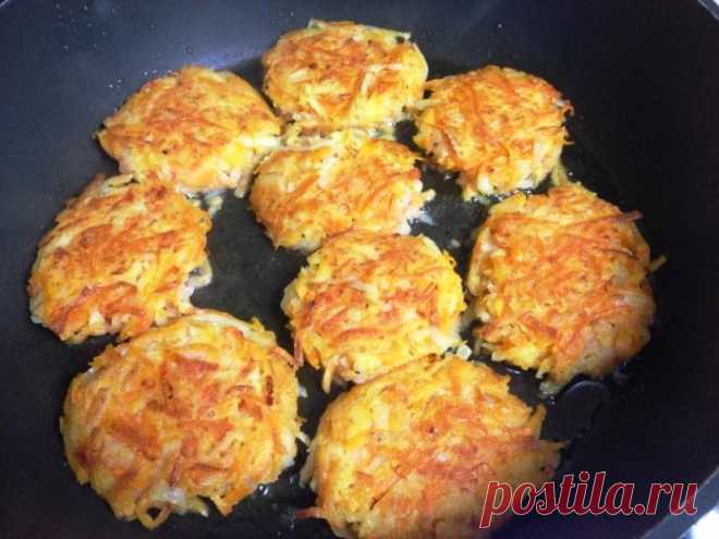 Моя свекровь - еврейка. Она готовит такие вкусные драники по своему рецепту, что часто в гости забегаю только ради них