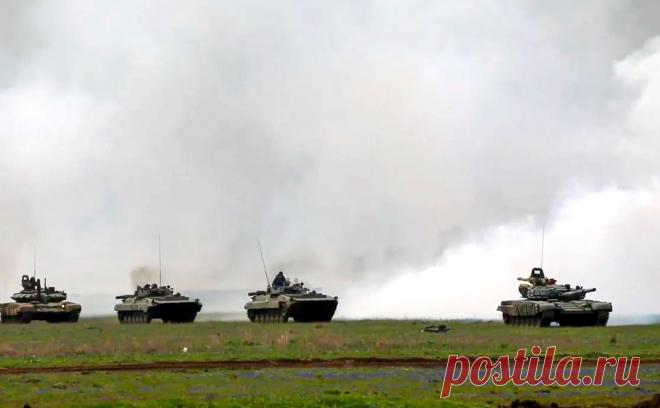 Bloomberg узнал о предупреждении ЕС о риске «вторжения» России на Украину. Американские чиновники выразили европейским коллегам опасения из-за того, что Россия может рассматривать возможность «вторжения» на Украину, со ссылкой на источники сообщил Bloomberg.