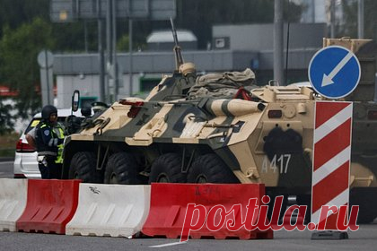 Дорогу из Ростова-на-Дону в Таганрог открыли. Автомобильную дорогу из Ростова-на-Дону в Таганрог, закрытую для проезда транспорта ранее, открыли. Как рассказал очевидец, заграждения были убраны вечером 24 июня, из города можно свободно выехать. Ранее в субботу пресс-служба Росавтодора сообщала, что Северный проезд к Ростову-на-Дону.