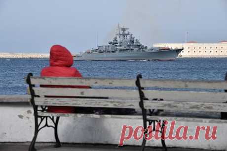 ФСБ пресекла попытку теракта украинских спецслужб на корабле Черноморского флота. ФСБ пресекла попытку спецслужб Украины устроить теракт на одном из кораблей Черноморского флота России. Сотрудниками ФСБ задержан завербованный украинскими спецслужбами военнослужащий Черноморского флота России с двумя самодельными взрывными устройствами, общая мощность которых составляет один килограмм тротила.