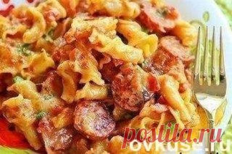 Макароны с сосисками -макароны сырые тушатся вместе с жаренными сосисками  Простые рецепты Овкусе.ру
