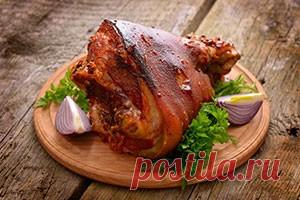 Рулька свиная запеченная | Кулинарные рецепты  Рулька свиная запеченная. Уникальный рецепт, сочное мясо и очень вкусное. Идеально подойдет в качестве закуски к пиву. Приготовьте и дайте попробовать мужчинам.