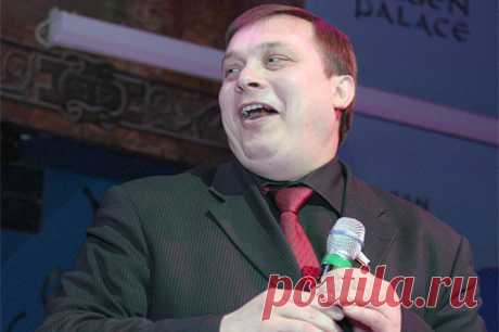 «Разин, ты проклят народом!» Продюсеру Шатунова напомнили о бумеранге. Продюсер Андрей Разин перешел к угрозам в отношении тех артистов, которые посмели нарушить выдуманную им монополию на память о Юрии Шатунове.