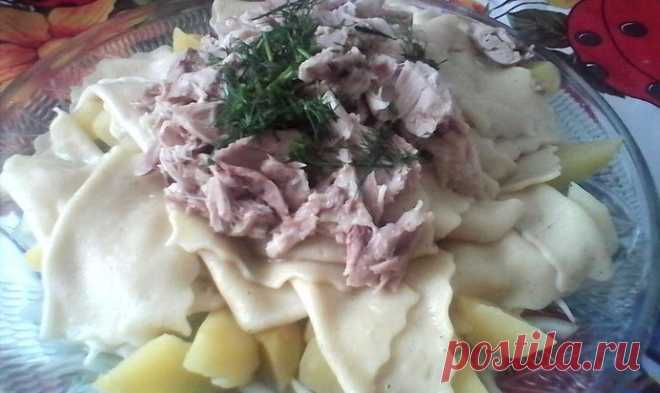 
Простой Рецепт бешбармака с окорочками пошагово с фото
 Простой рецепт бешбармака с окорочками татарской кухни с фото и пошаговым описанием приготовления. Легко приготовить в домашних условиях за до 1.5 часов. Содержит всего 172 килокалорий.