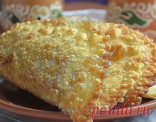 ЧЕБУРЕКИ НА ЗАВАРНОМ ТЕСТЕ !!- ВКУСНОТИЩА  НЕОБЫКНОВЕННАЯ!!!
ОБЯЗАТЕЛЬНО сохраняйте  СЕБЕ такое СОКРОВИЩЕ
ИНГРЕДИЕНТЫ:
Для теста:
 3,5 стакана муки
 1/2 ч. л. соли
 1 стакан кипятка
 100 г сливочного масла
 1 яйцо
Для начинки:
 500 г мякоти свинины
 4-6 луковиц
 соль, душистый перец - по вкусу
 подсолнечное масло для жарки.
ПРИГОТОВЛЕНИЕ:
В миске смешиваем просеянную муку и соль, вливаем стакан кипятка и быстро перемешиваем вилкой. Растопленное сливочное масло слегка взби