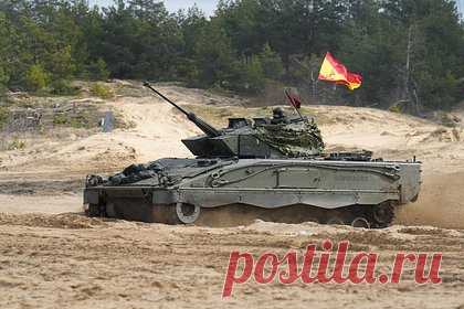 Испания отправила Украине первые танки Leopard. Испания отправила Украине первую партию отремонтированных танков Leopard. Об этом сообщает Reuters. По данным агентства, судно с партией из шести боевых машин отправилось из порта Сантандера в пятницу, 21 апреля. Оно должно прибыть в Польшу, откуда танки затем перенаправят на Украину.