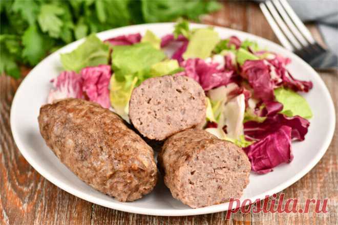 Колбаски в пергаменте получаются нежными, сочными и очень вкусными.