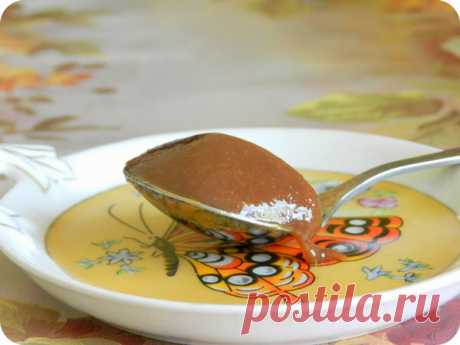 Готовим Дульсе де лече в мультиварке. Дульсе де лече - это карамельный соус, который широко применяется в аргентинской кухне. Нечто похожее на вареную сгущенку, но более жидкой консистенции и темного цвета.