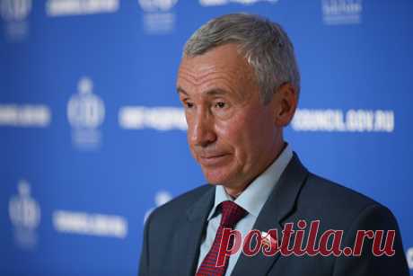 В Совфеде призвали к уголовному преследованию призывающих к войне с Россией. Член Совета Федерации Андрей Климов отреагировал на слова экс-главы Польши Леха Валенсы, который призвал западные страны к проявлению жесткости по отношению к России из-за ситуации на Украине. Сенатор заявил, что любые граждане или организации, призывающие к войне с Россией, должны подлежать уголовному преследованию.