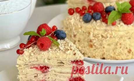 Торт Наполеон со сметанным кремом Пломбир с малиной на сковороде простой рецепт пошаговый Всегда выручает, если не хочется включать духовку в жару или ее нет. Как сделать вкусный быстрый Торт Наполеон со сметанным кремом Пломбир с малиной на сковороде простой рецепт. Торт получается, пропитанный, в меру сладкий. Малина в торте, как нельзя кстати, придаёт свежеть. Заварной крем Пломбир: