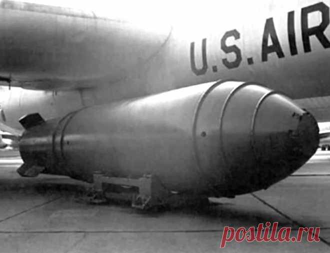 План Дропшот: Как США хотели напасть на СССР. 1 января 1957 года могла начаться крупномасштабная операция сил НАТО, началом её должна была стать бомбардировка 100 советских городов 300 атомными бомбами 250 тысячами тоннами бомб обычных