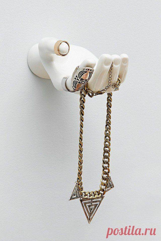 Стильный держатель для украшений