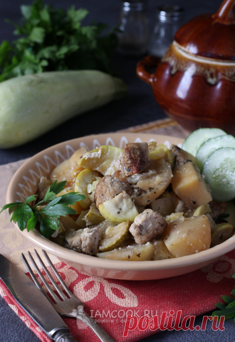 Кабачки с мясом и картошкой в горшочках