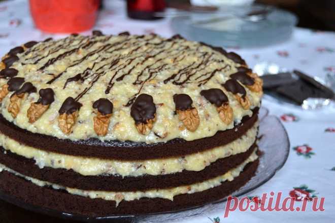 Немецкий торт — вкуснейшее лакомство с потрясающе нежным кремом. Очень вкусно и просто в приготовлении!