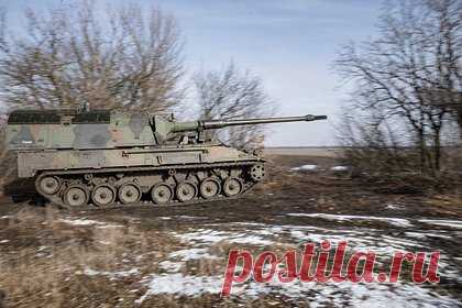 Российские военные уничтожили САУ Panzerhaubitze 2000 производства ФРГ. Российские военные уничтожили самоходную артиллерийскую установку Panzerhaubitze 2000 производства ФРГ в зоне проведения специальной военной операции (СВО). Речь идет о боестолкновениях на донецком направлении. Три атаки ВСУ были отражены в районах населенных пунктов Веселое, Новгородское и Невельское ДНР.