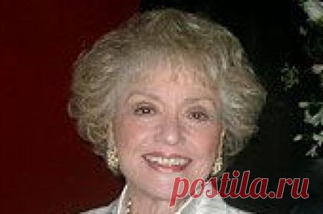 Актриса из «Крепкого орешка» и «Смертельного оружия» Сэльма Арчерд умерла. Артистка скончалась в 98 лет в Лос-Анджелесе.