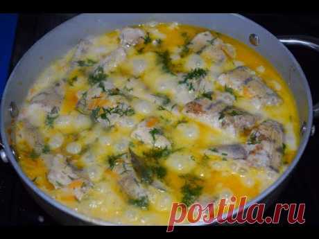 Рыба тушеная с овощами в сметанном соусе.
