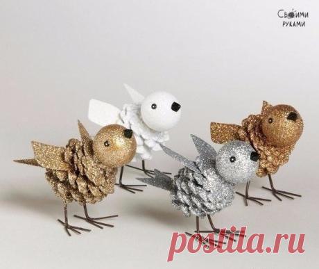 Птичка из сосновой шишки