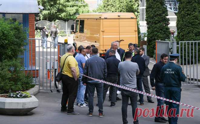 Картаполов назвал атаку беспилотников на Москву актом устрашения. Атака дронов на Москву — это акт устрашения, направленный на мирное население, заявил глава комитета Госдумы по обороне Картаполов. Депутат Хинштейн назвал атаку «новой реальностью, которую предстоит осознать»