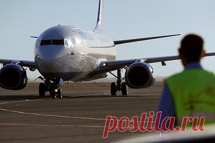 Пассажиры выплатят российской авиакомпании полмиллиона рублей за шутки о бомбах