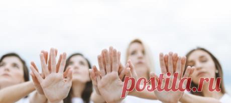 В нашей стране сексуальные домогательства традиционно не считаются правонарушением, а значит и наказать обидчика по закону будет невозможно. Разбираемся вместе с социологом, почему многим такое поведение все еще кажется нормой и стоит ли нам ждать изменений в ближайшем будущем. #полезнознать #уверенностьвсебе #сексизм #психологияобщения