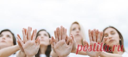 В нашей стране сексуальные домогательства традиционно не считаются правонарушением, а значит и наказать обидчика по закону будет невозможно. Разбираемся вместе с социологом, почему многим такое поведение все еще кажется нормой и стоит ли нам ждать изменений в ближайшем будущем. #полезнознать #уверенностьвсебе #сексизм #психологияобщения