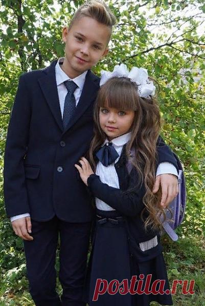 «Самая красивая девочка в мире» Анастасия Князева пошла в школу: tau-news