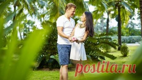 Как правильно общаться с мужчинами: 7 золотых правил, которые нельзя нарушать Какой бы привлекательной ни была внешность женщины, по-настоящему пленить, очаровать и удержать мужчину можно только умением правильно общаться. Умения слушать и поддержать разговор недостаточно – даже если ты общительна, эрудированна и разговорчива, ты можешь не знать, как правильно общаться с мужчиной. Этому не учат в школе, не каждая книга может этому научить, да и редкая мать объясняет своей ...