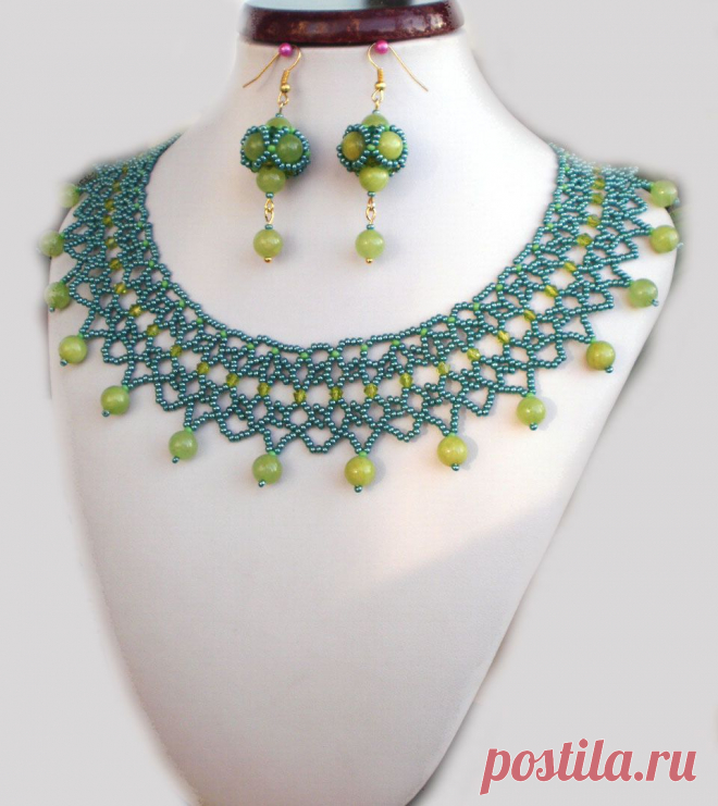 Воротничок из бисера с натуральными камнями