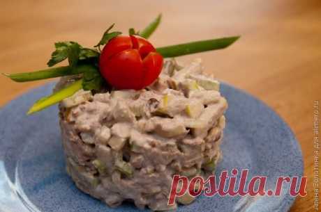 Салат "Загадка". Время приготовления — 10 минут. Вкусно, необычно, нравится всем.