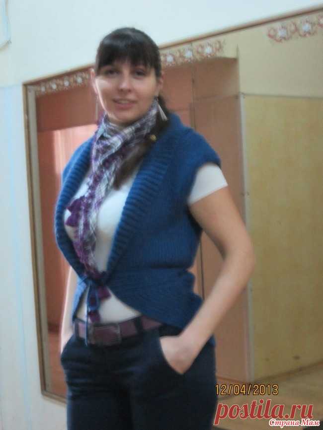 Жилет Esprit Collection 46 р. в моём исполнении Плотность вязания : 40 п Х 30 р.  N спиц: 2,5  Пряжа : Yarn Art Super Merino ( цвет 517- синий джинс), в 100 г - 320м, 50%- шерсть, 50%- акрил  Ушло 420г.  Узор: резинка 2*2  Мерки: