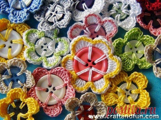 Идея - просто фантастика! Вязаные цветочки из пуговиц