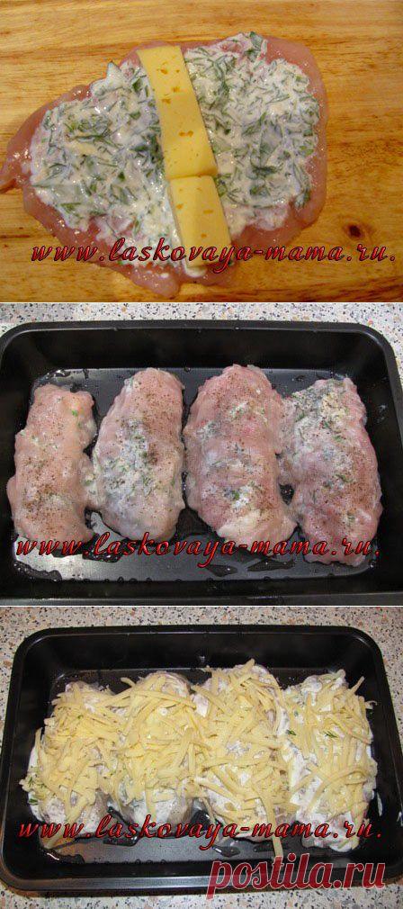 Куриные грудки в сметанном соусе с сыром