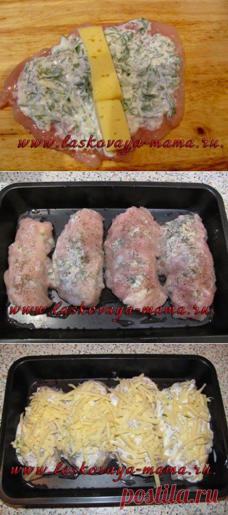 Куриные грудки в сметанном соусе с сыром