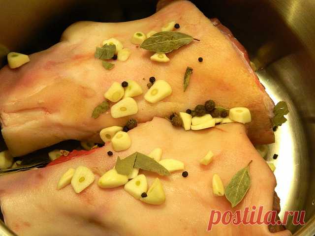 Дом, глина и солома Да, примерно так переводится Bötel, Lehm und Stroh, если учесть, что Bötel в нижненемецких диалектах означает "дом". Блюдо сочетает в себе многое, что мы любим в…