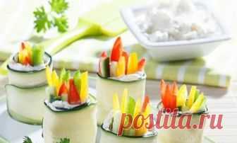 Овощные роллы из цукини с творожным сыром и сладким перцем. Пошаговый рецепт с фото