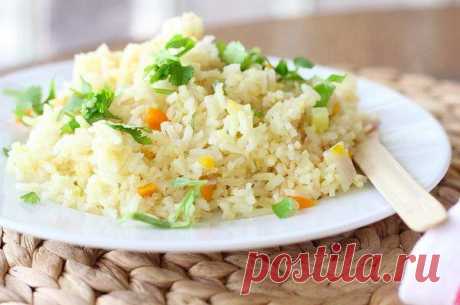 Рис Перекати-поле
Ингредиенты:
Оливковое масло 3 ст. л.
Рис 2 ст.
Морковь 0,5 ст.
Сельдерей стеблевой 0,5 ст.
Лук красный 0,5 ст.
Чеснок 1 ч. л.
Вода 3,5 ст.
Лимонный сок 2 ст. л.
Шафран 0,3 ч. л.
Лавровый лист 2 шт.
Кинза 0,3 ст.