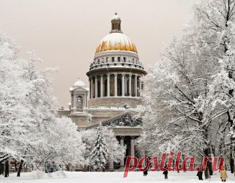 Потрясающие лекции о достопримечательностях Санкт-Петербурга, которые можно слушать прогуливаясь по городу, когда проходишь мимо Зимнего дворца, Исаакиевского собора, Михайловского дворца, Мариинского театра и других жемчужин архитектуры, которыми столь изысканно и со вкусом наполнен город на Неве.