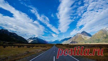 Путешествия учат больше, чем что бы то ни было. Иногда один день, проведенный в других местах, дает больше, чем десять лет жизни дома.

© Анатоль Франс