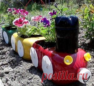 Делаем паровозик из пластиковых бутылок