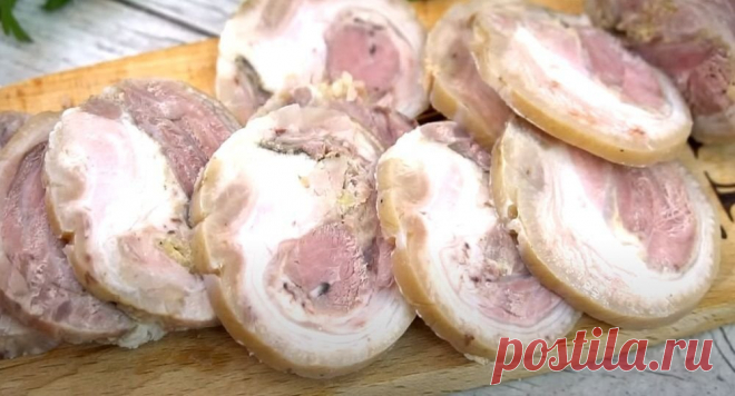 Мясной рулет из рульки украсит любой стол! Приготовить бюджетный мясной рулет из рульки не составит труда. Все что нам нужно для мясного рулета, это свиная рулька, овощи и горчица. Горчица придаст рулету интересный вкус.