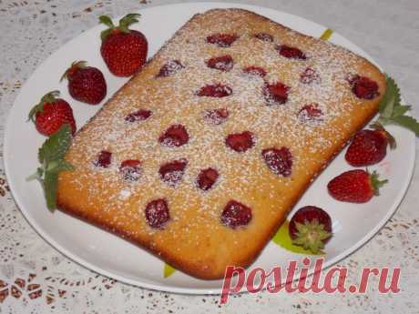 Кекс с клубникой в духовке