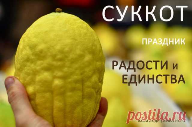 Праздник радостно встречают
Все от мала до велика.
Под молитву свечи тают,
И от свеч мелькают блики.