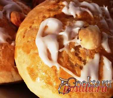 Очень вкусные и несладкие лепешки- с ягодным соусом,с ванильным соусом. Попробуйте!