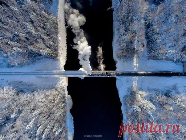 Рускеальский экспресс – ретропоезд, ежедневно курсирующий между городом Сортавала и горным парком Рускеала. Фотограф – Николай Титюк: nat-geo.ru/community/user/184642/